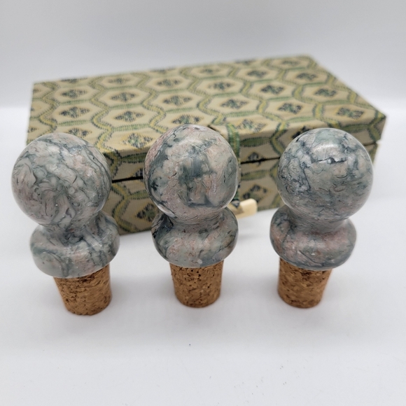 Set of 3 stone carved corks In Green Box Bottle Stoppers Wine Corks chinese - Picture 3 of 7